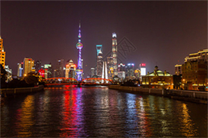 爱上海：Delicious狂欢! There are 50 highly recommended must-try food shops in Shanghai's backyard garden